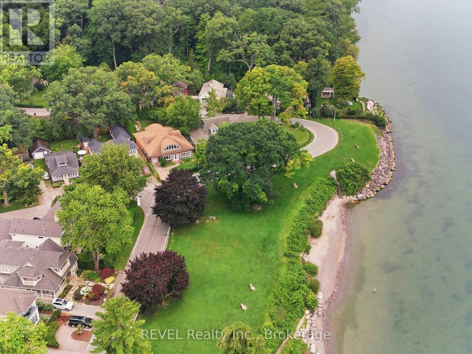 34 Vincent Avenue, Niagara-on-the-Lake, ON, L0S 1J0