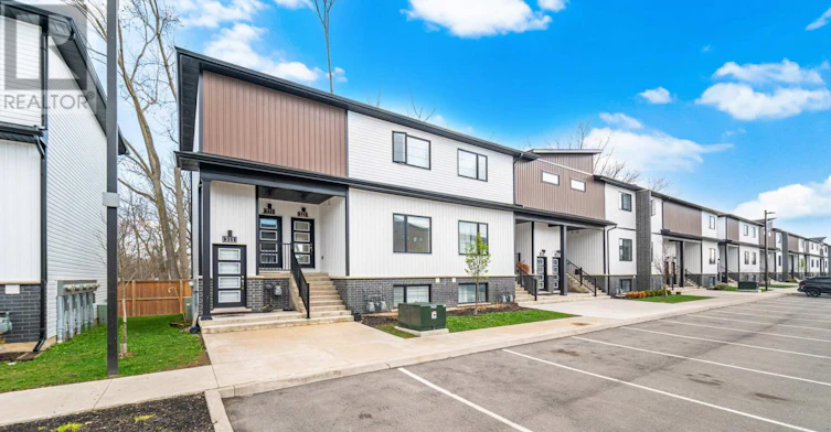 321-4263 Fourth Avenue, Niagara Falls, ON, L2E 0C2 - 3