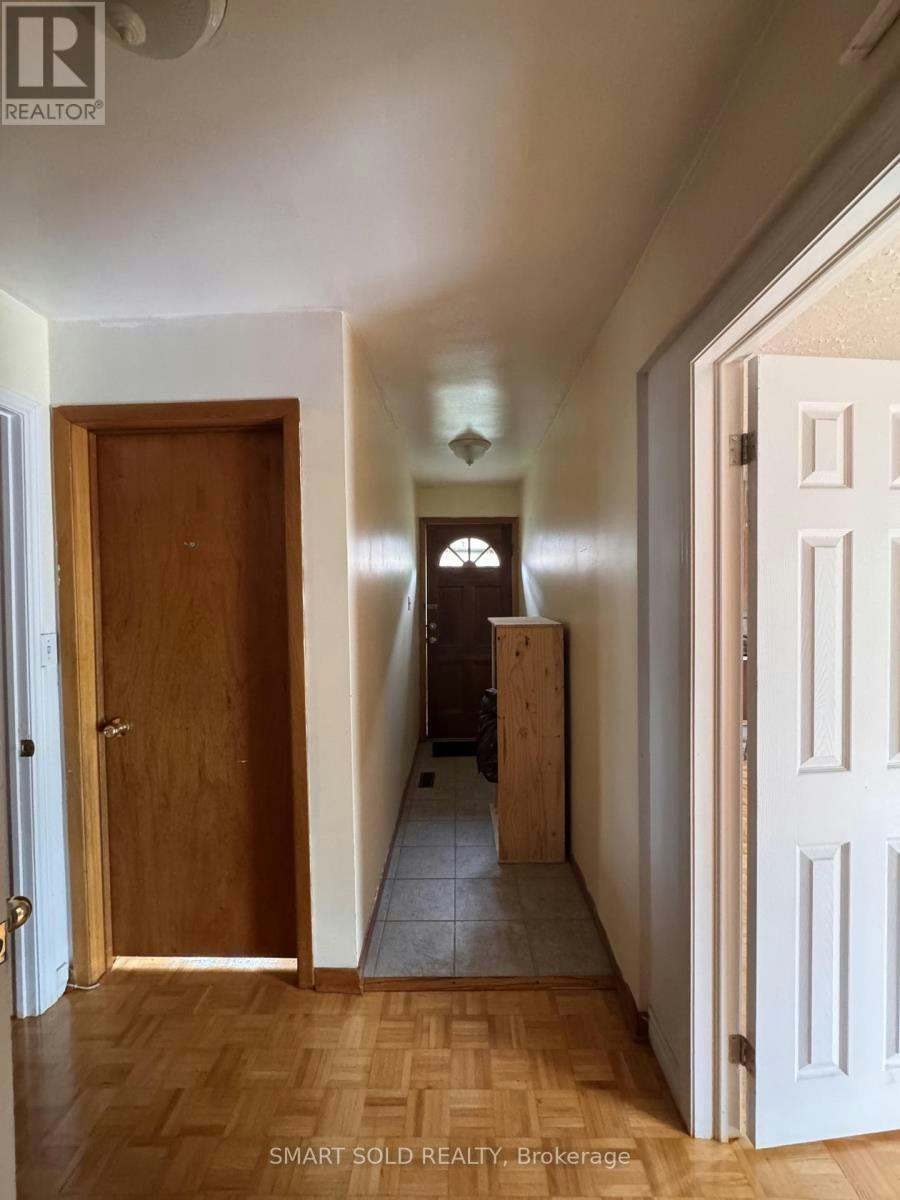 243 Shawnee Circle, Toronto, ON, M2H 2Y3 - 7
