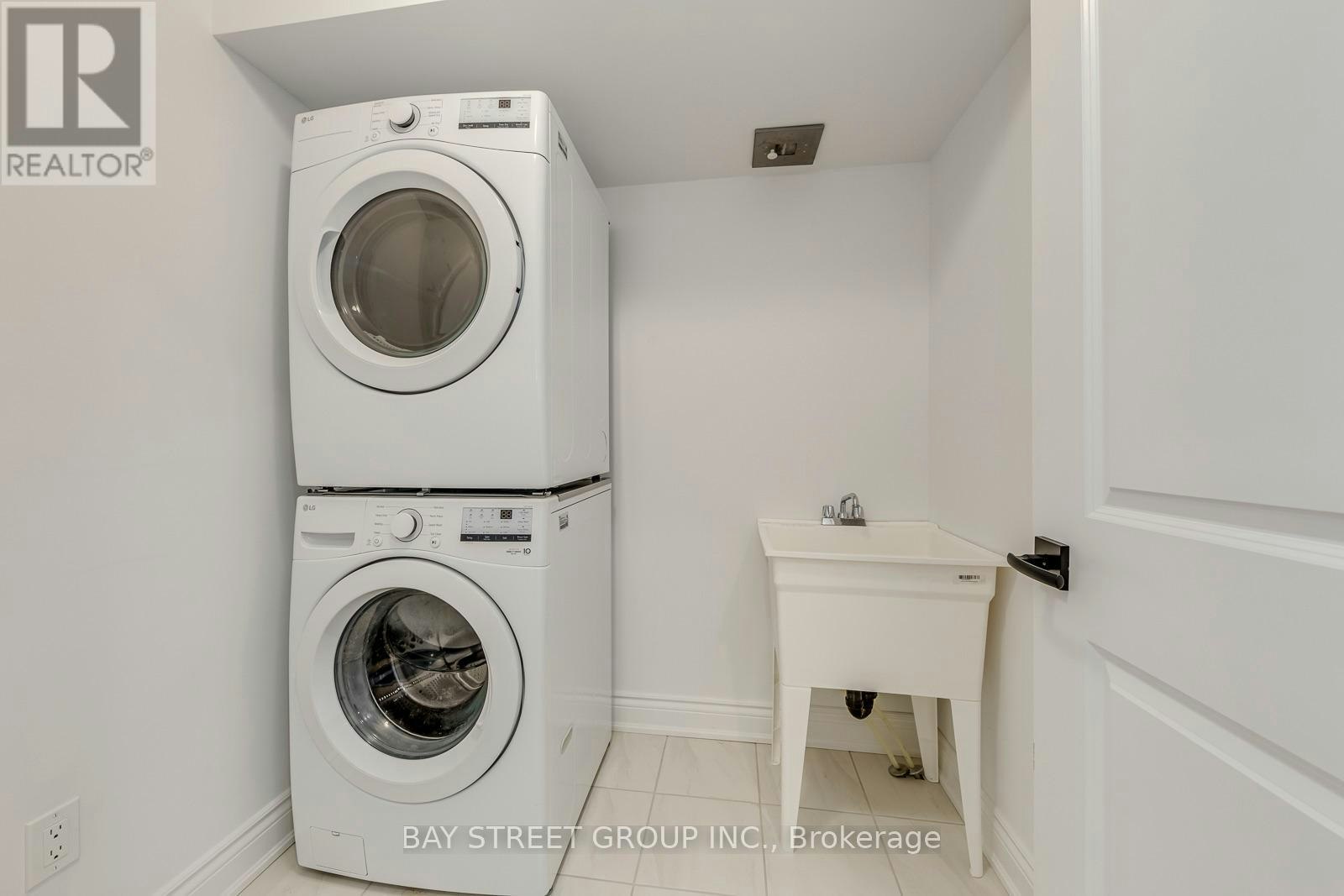 11-2119 Lillykin Street, Oakville, ON, L6H 7H2 - 33
