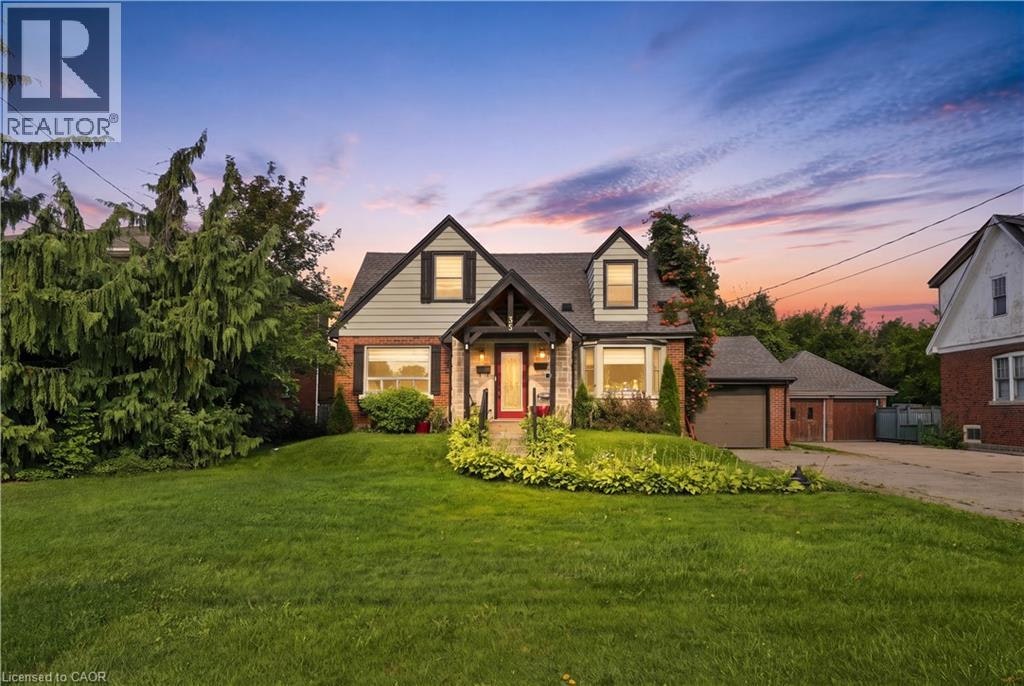 35 Centennial Parkway S, Hamilton, ON, L8G 2C1