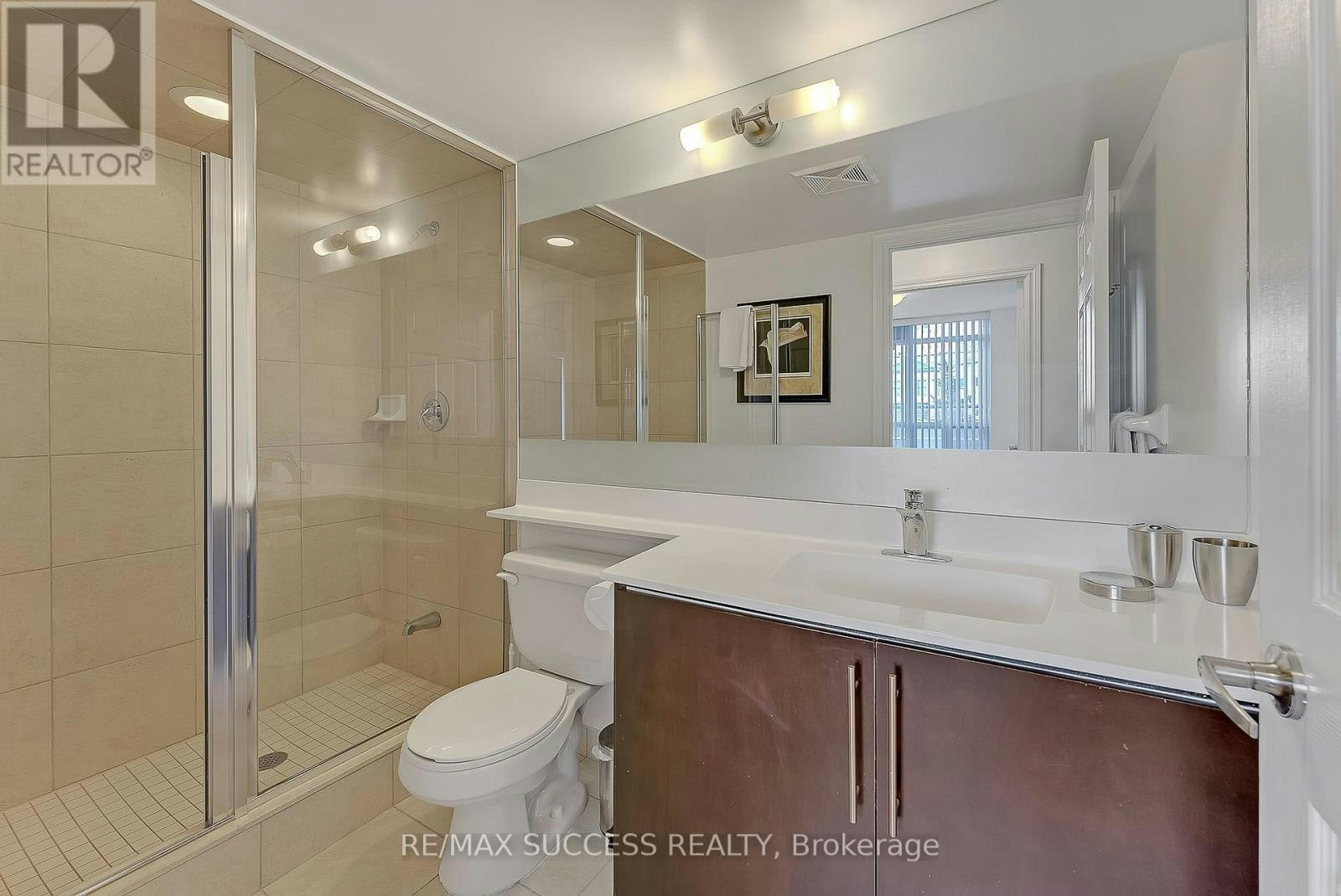 203-310 Burnhamthorpe Road W, Mississauga, ON, L5B 4P9 - 5