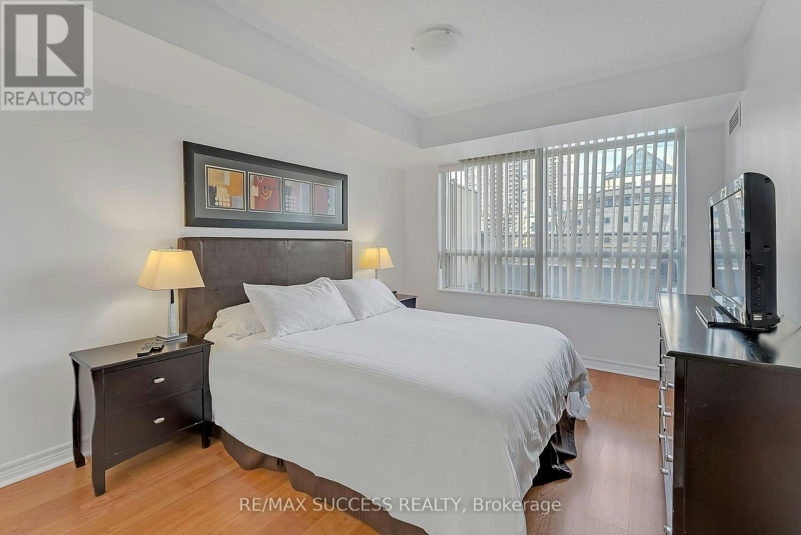 203-310 Burnhamthorpe Road W, Mississauga, ON, L5B 4P9 - 10