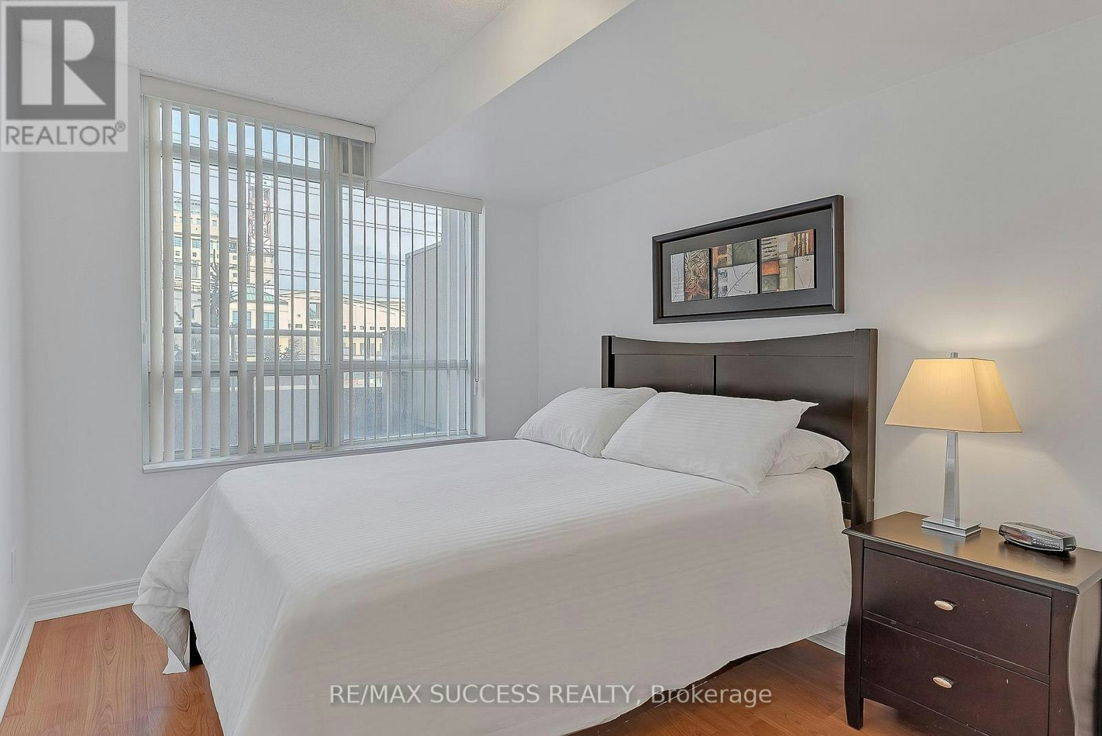 203-310 Burnhamthorpe Road W, Mississauga, ON, L5B 4P9 - 8