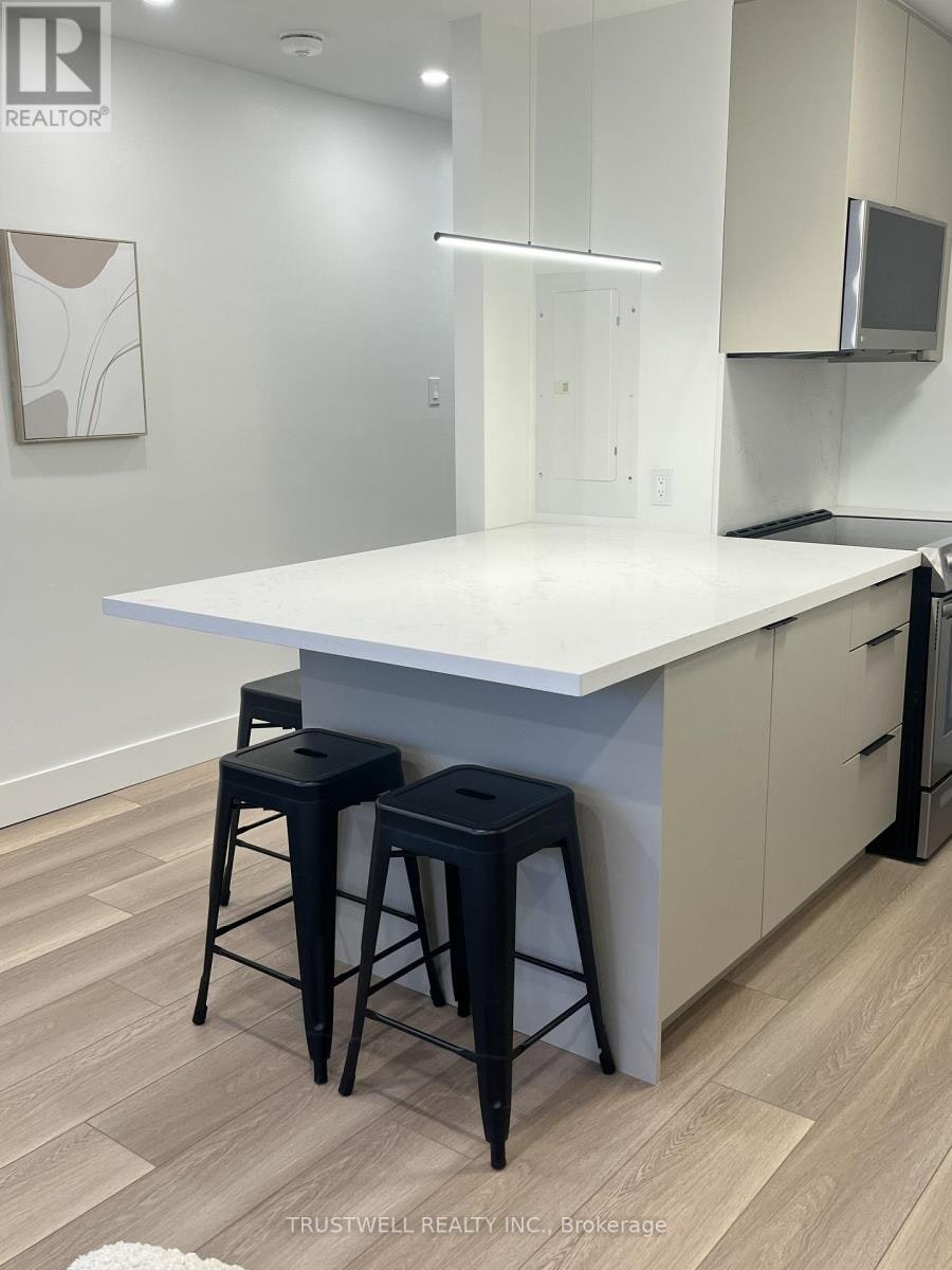 B-909 Millwood Road, Toronto, ON, M4G 1X2 - 4
