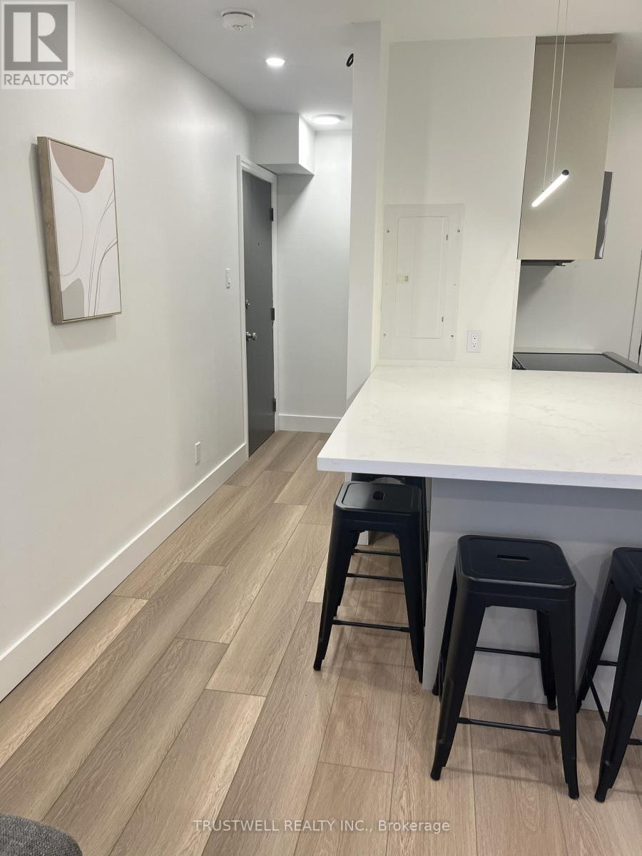 B-909 Millwood Road, Toronto, ON, M4G 1X2 - 3