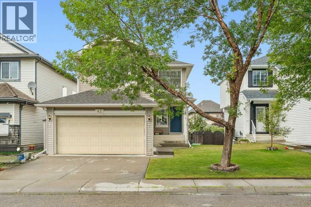 42 Douglas Glen Circle SE, Calgary, AB, T2Z 3T3