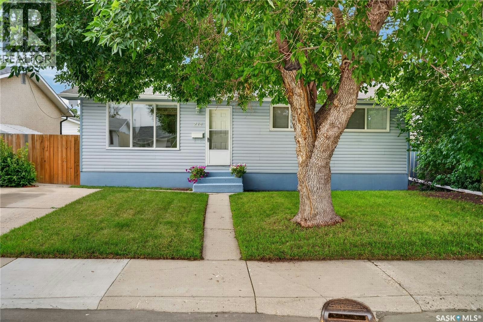 214 Fisher Crescent, Saskatoon, SK, S7L 5C9