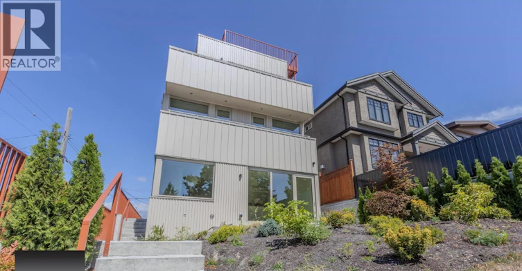 1-2915 EAST 5th Avenue, Vancouver, BC, V5M 1N6