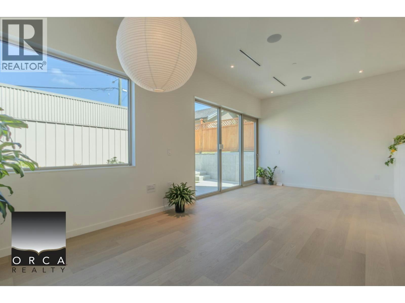 1-2915 EAST 5th Avenue, Vancouver, BC, V5M 1N6 - 3