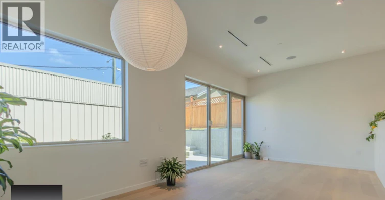 1-2915 EAST 5th Avenue, Vancouver, BC, V5M 1N6 - 3