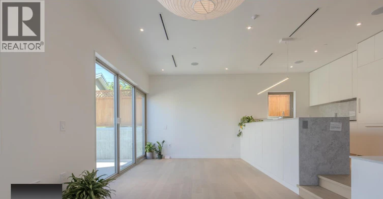 1-2915 EAST 5th Avenue, Vancouver, BC, V5M 1N6 - 2