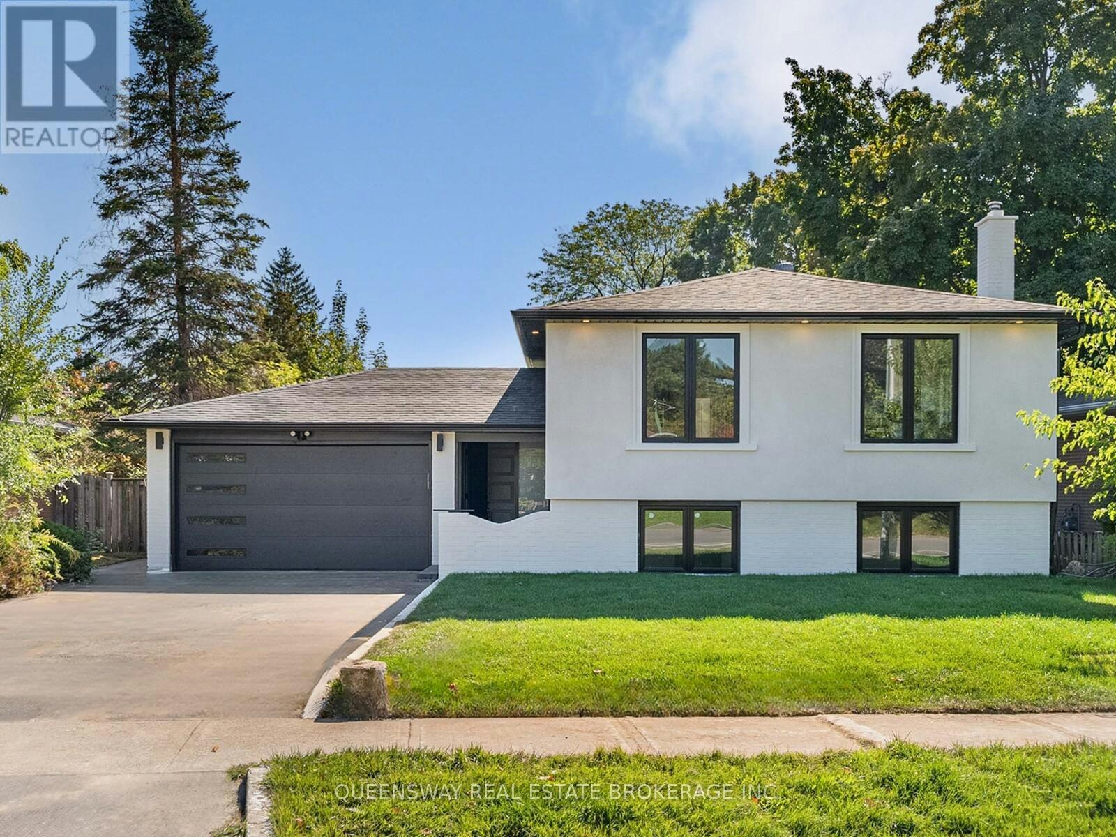 1128 Pinegrove Road, Oakville, ON, L6L 2W6
