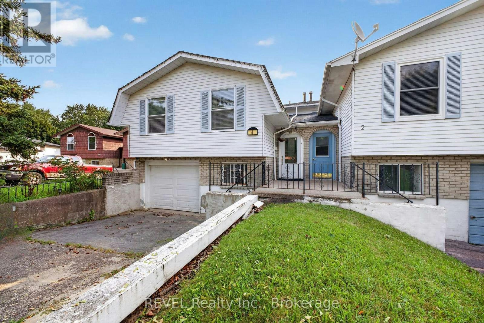 4 Kerwin Gate, St. Catharines, ON, L2N 4J8