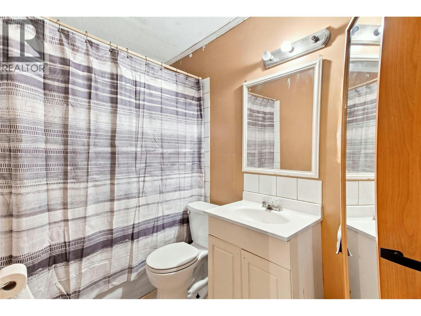 19-1697 Greenfield Avenue, Kamloops, BC, V2B 4N5 - 14