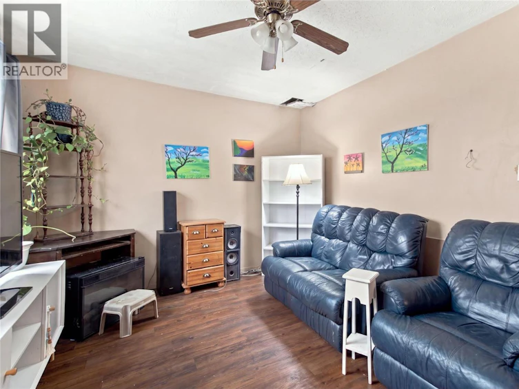 19-1697 Greenfield Avenue, Kamloops, BC, V2B 4N5 - 4