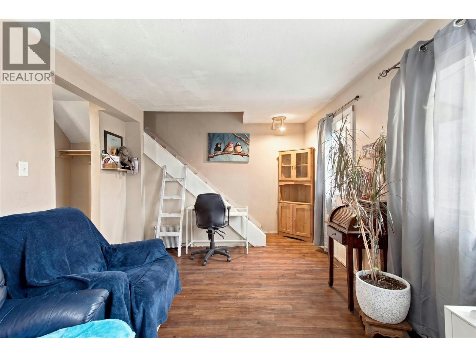 19-1697 Greenfield Avenue - 3