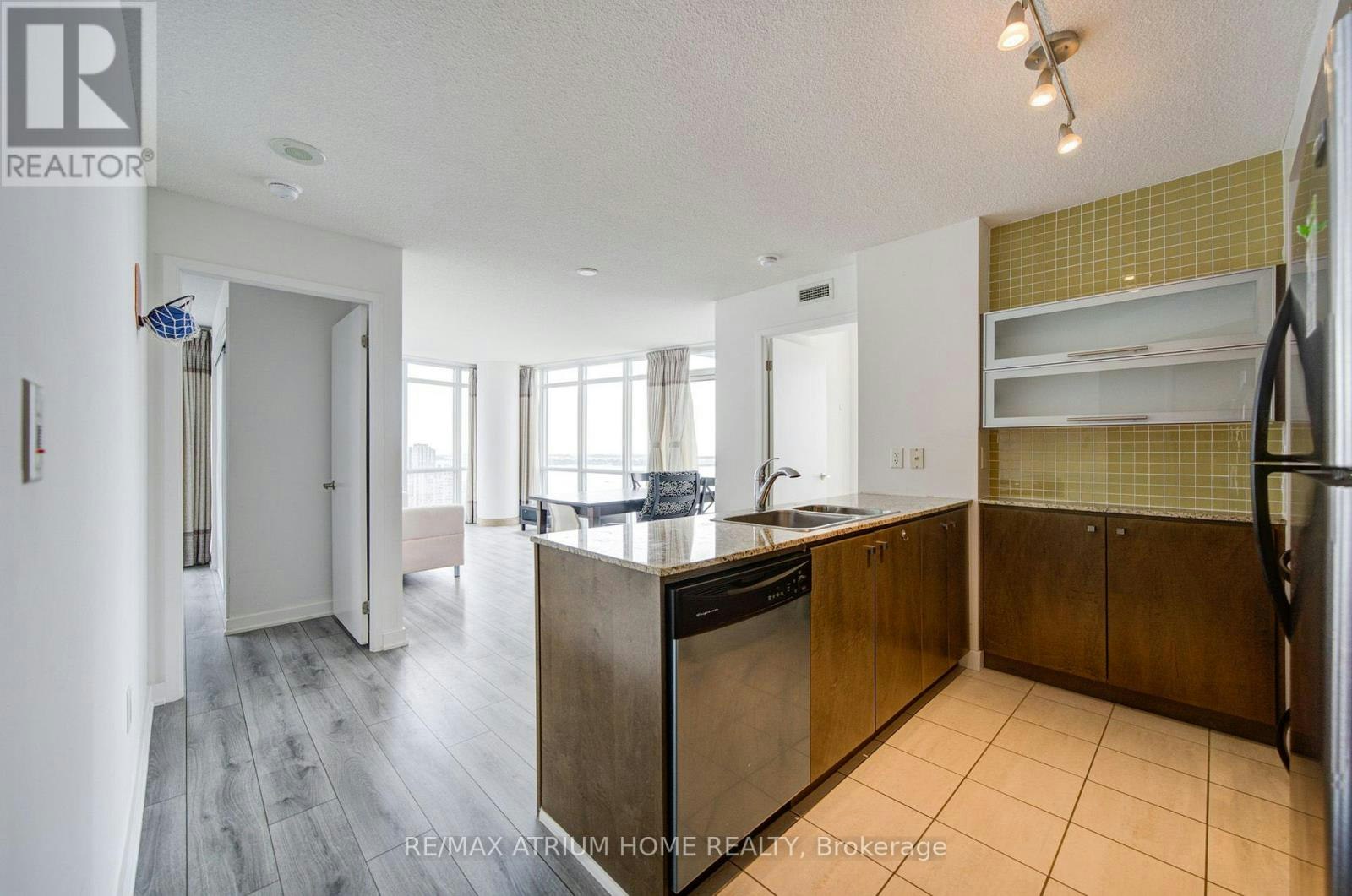 4510-11 Brunel Court, Toronto, ON, M5V 3Y3 - 9