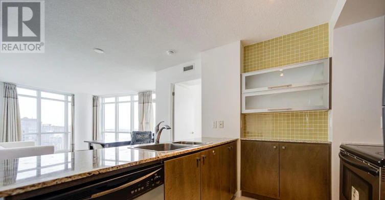 4510-11 Brunel Court, Toronto, ON, M5V 3Y3 - 10