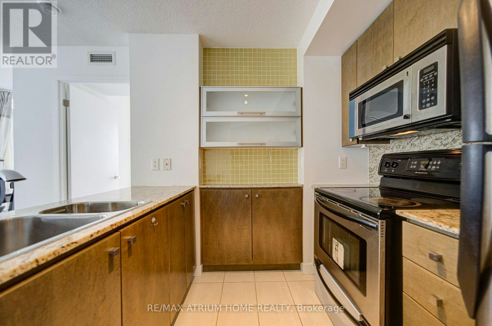 4510-11 Brunel Court, Toronto, ON, M5V 3Y3 - 11