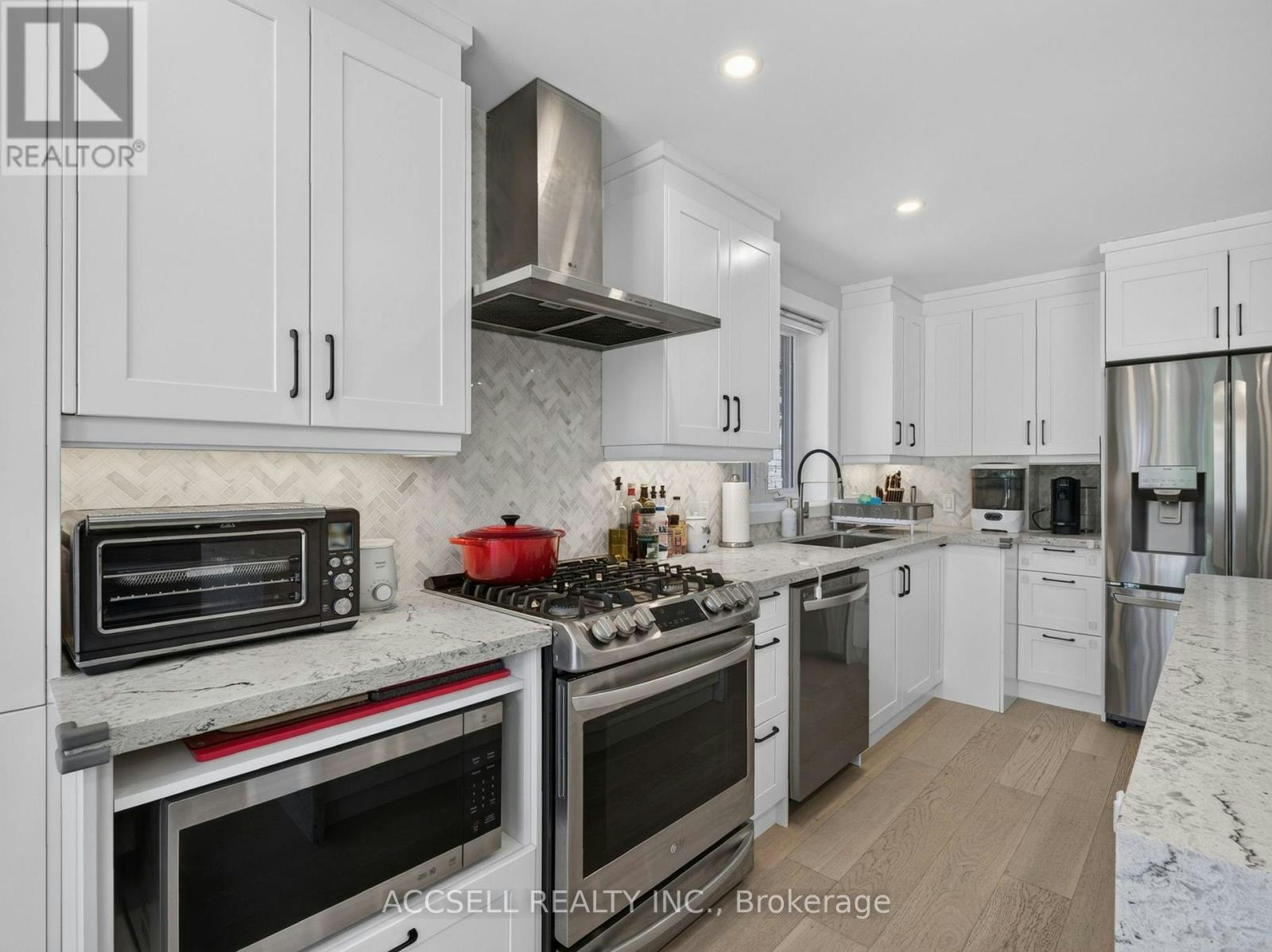 10 Sylla Avenue, Toronto, ON, M1R 4W7 - 11