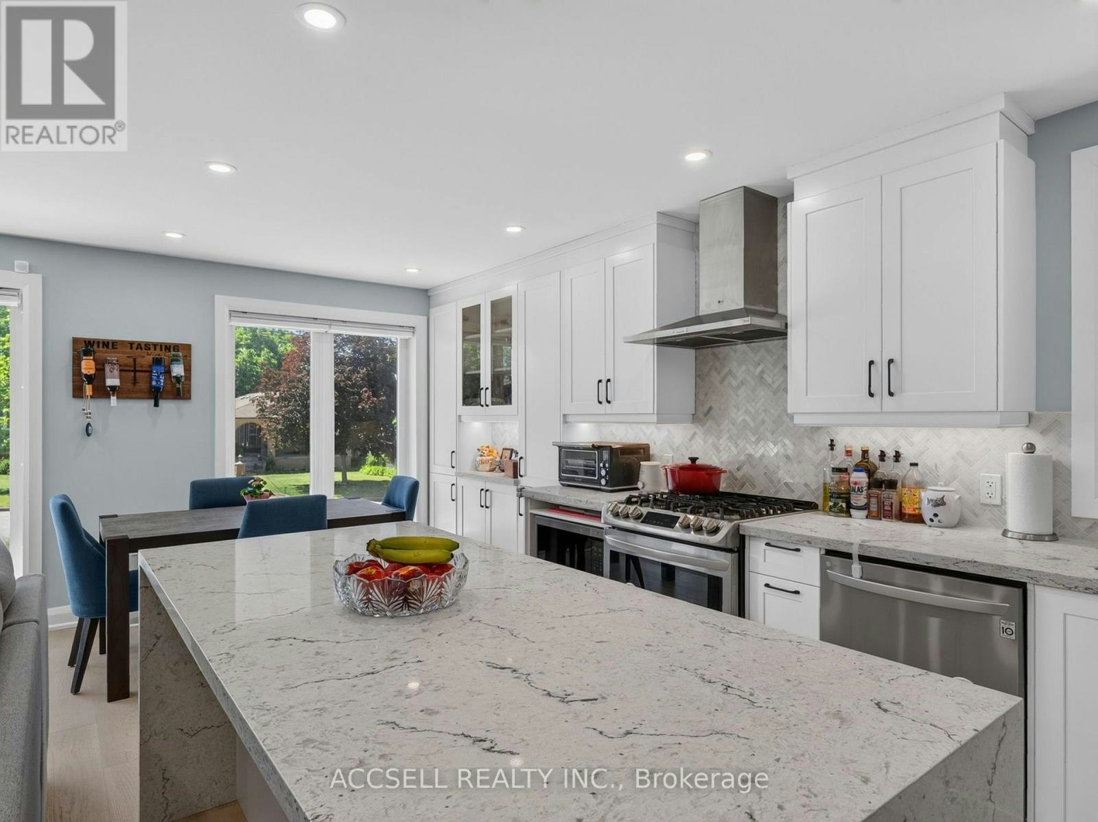 10 Sylla Avenue, Toronto, ON, M1R 4W7 - 10