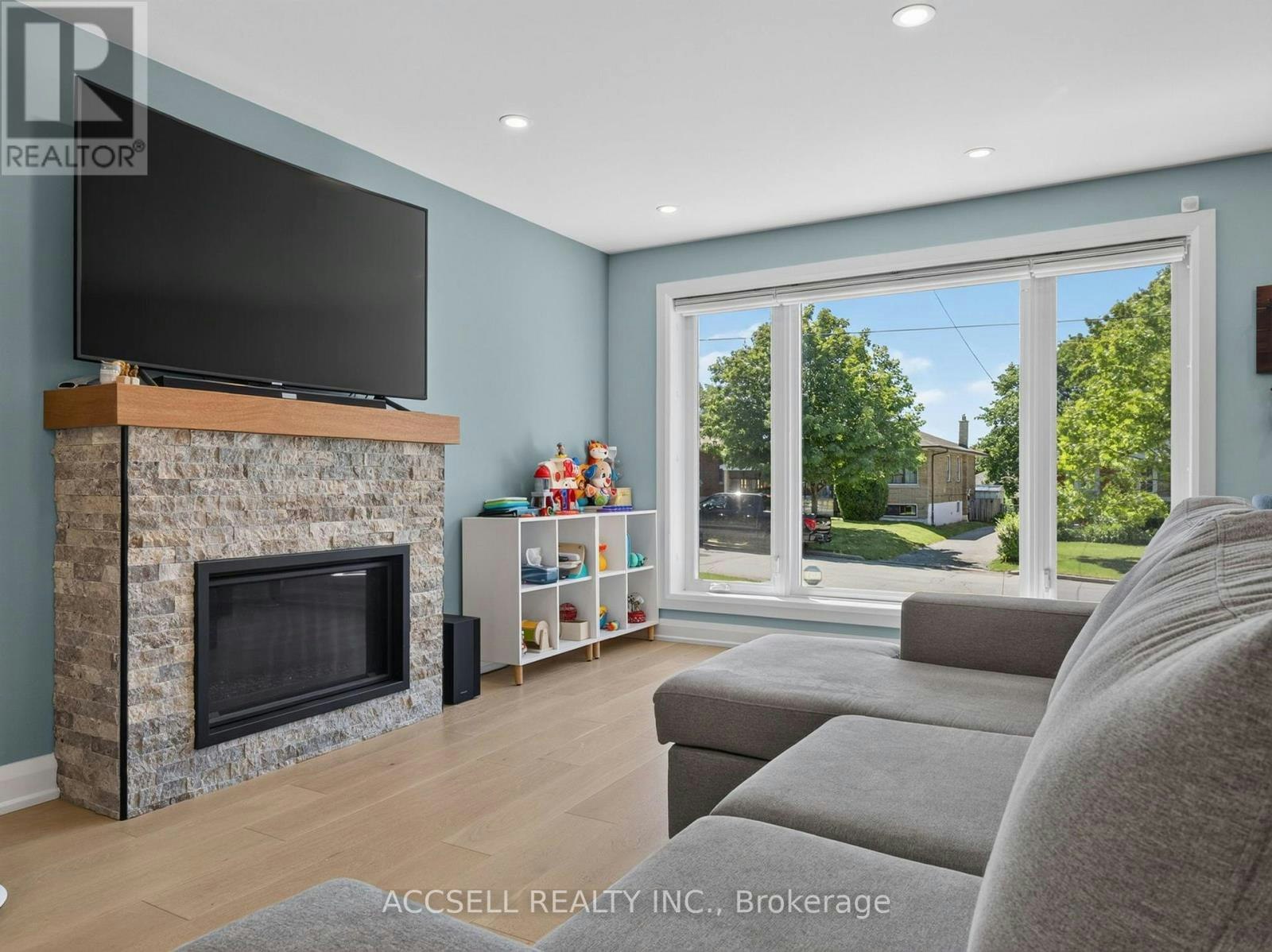 10 Sylla Avenue, Toronto, ON, M1R 4W7 - 6
