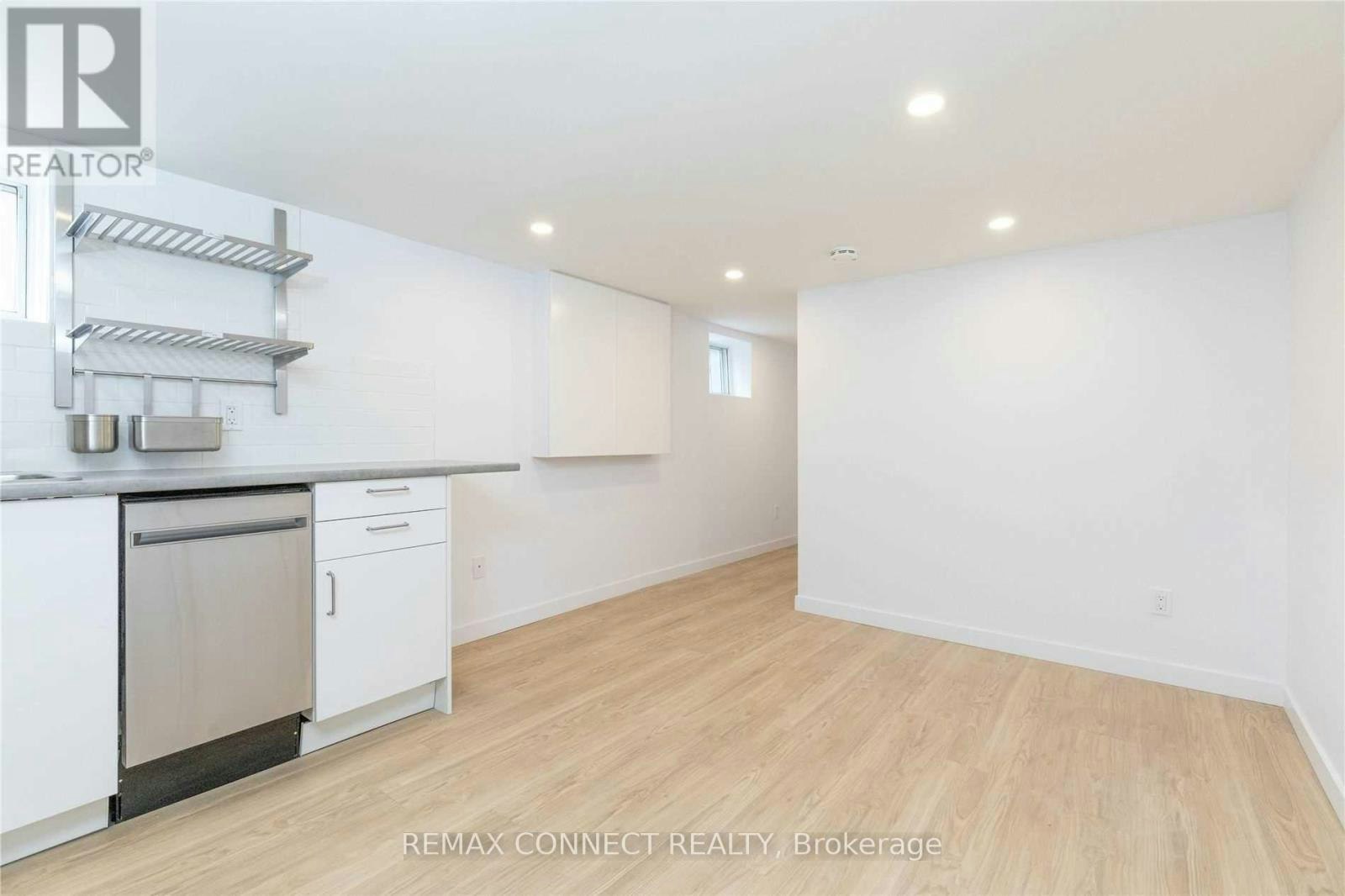 LOWER-1370 Woodbine Avenue, Toronto, ON, M4C 4G5 - 4
