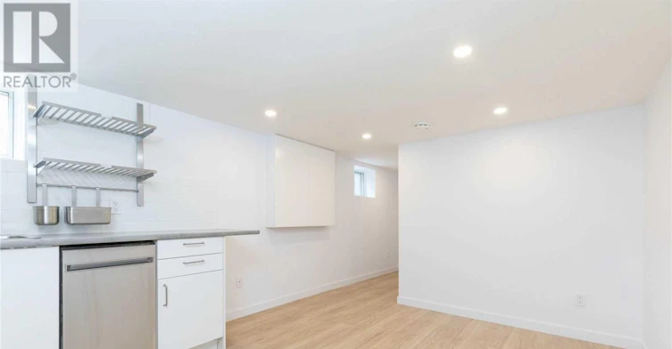LOWER-1370 Woodbine Avenue, Toronto, ON, M4C 4G5 - 4