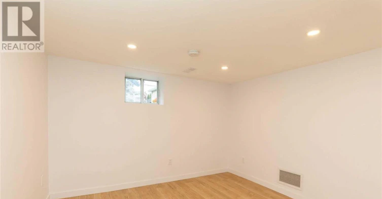 LOWER-1370 Woodbine Avenue, Toronto, ON, M4C 4G5 - 6