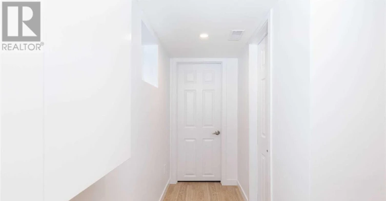 LOWER-1370 Woodbine Avenue, Toronto, ON, M4C 4G5 - 9