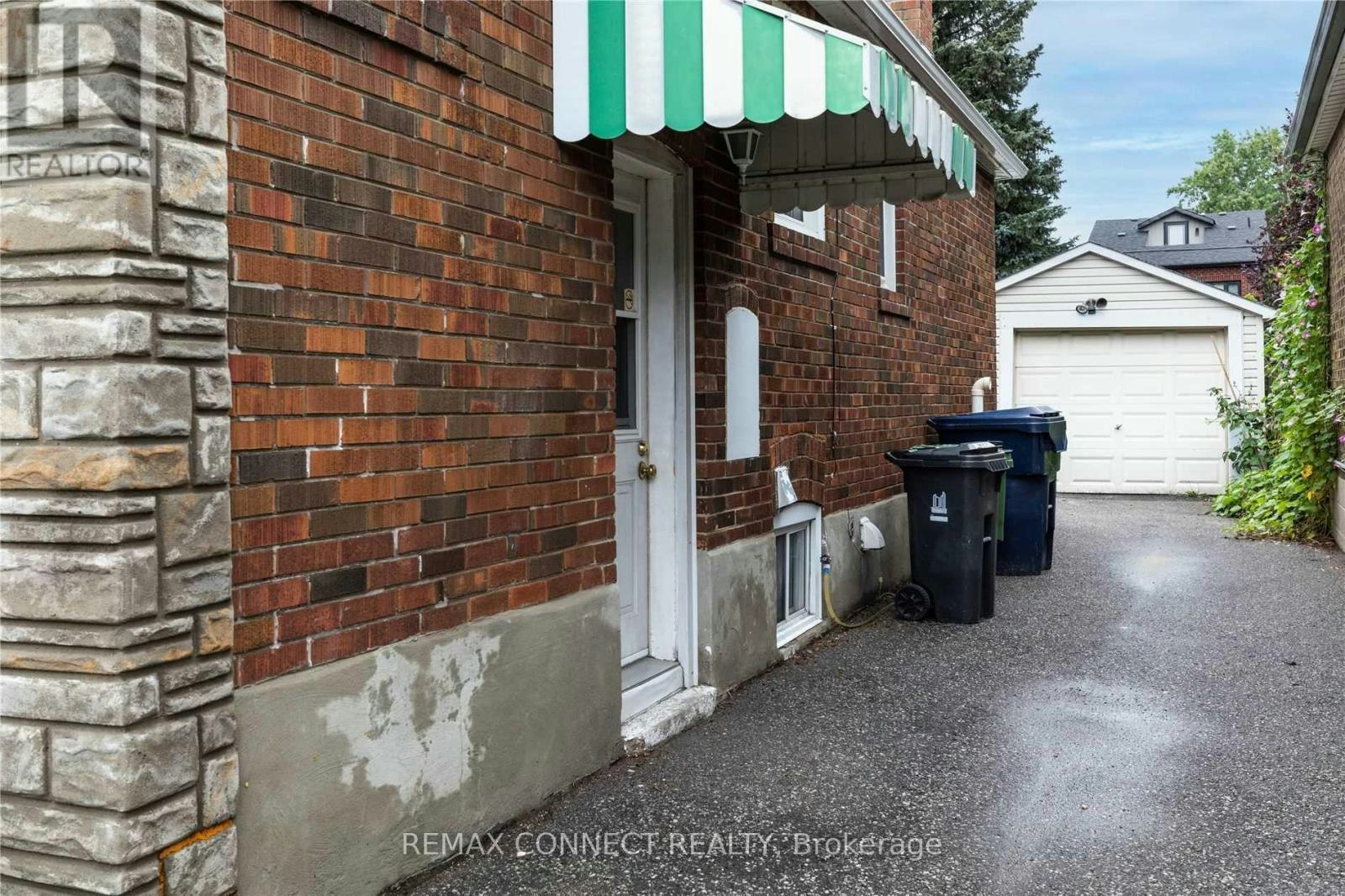 LOWER-1370 Woodbine Avenue, Toronto, ON, M4C 4G5 - 12