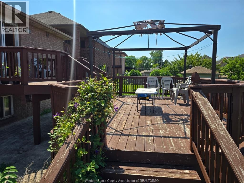 UPPER-2636 Fleming Court, Windsor, ON, N9E 4P1 - 10