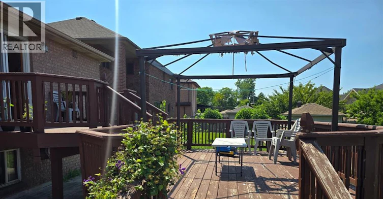 UPPER-2636 Fleming Court, Windsor, ON, N9E 4P1 - 10