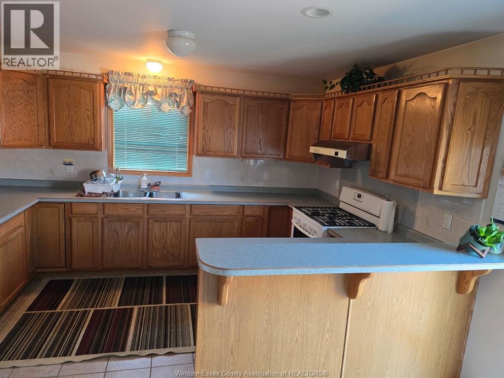 UPPER-2636 Fleming Court, Windsor, ON, N9E 4P1 - 15