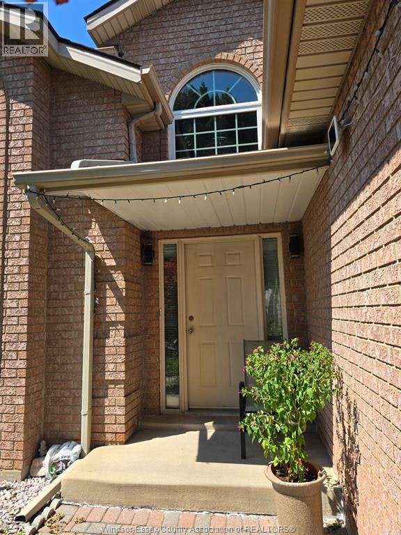 UPPER-2636 Fleming Court, Windsor, ON, N9E 4P1 - 14