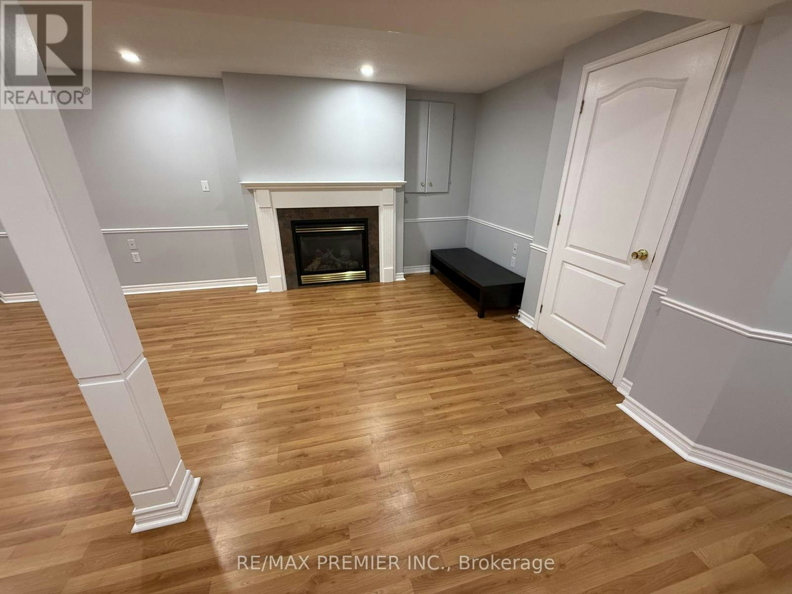 LOWER-54 Castlepoint Drive, Vaughan, ON, L4H 1B8 - 9