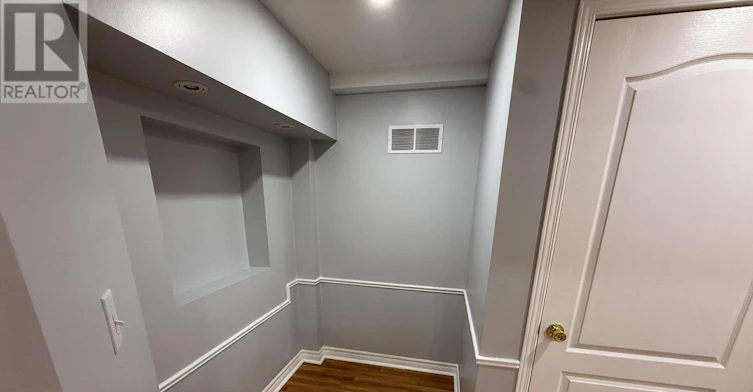 LOWER-54 Castlepoint Drive, Vaughan, ON, L4H 1B8 - 8