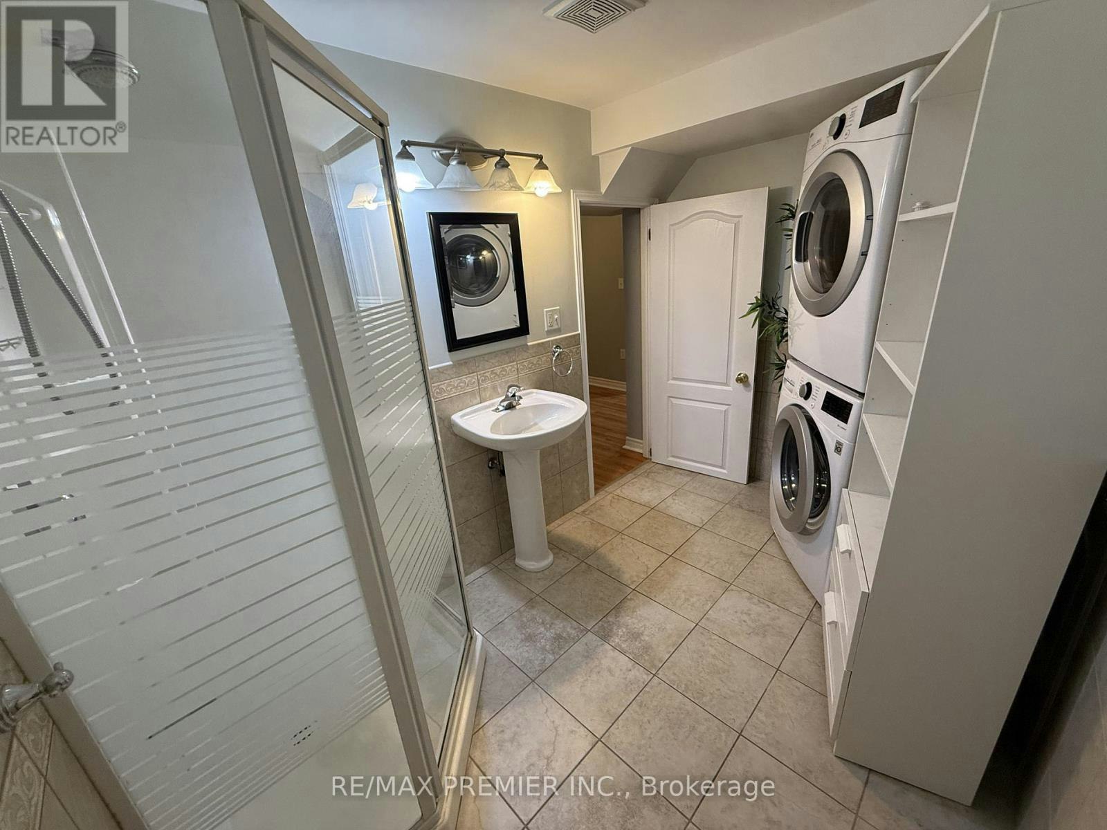 LOWER-54 Castlepoint Drive, Vaughan, ON, L4H 1B8 - 18