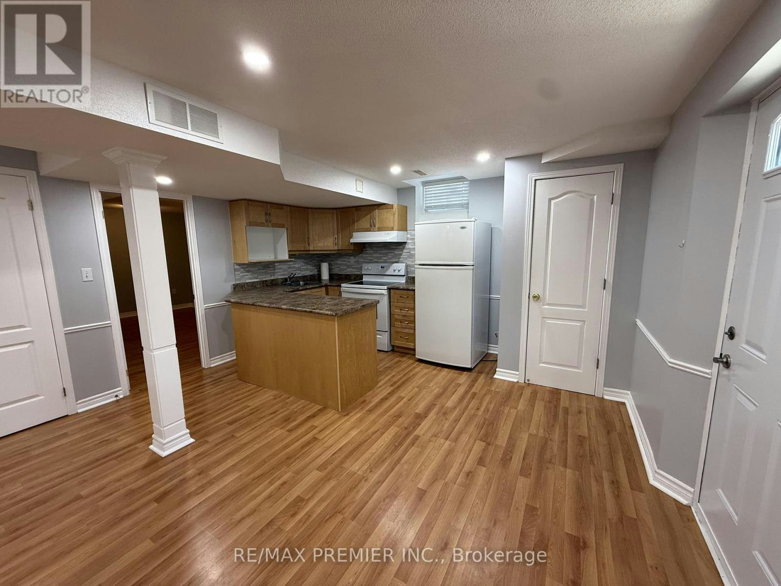LOWER-54 Castlepoint Drive, Vaughan, ON, L4H 1B8 - 5