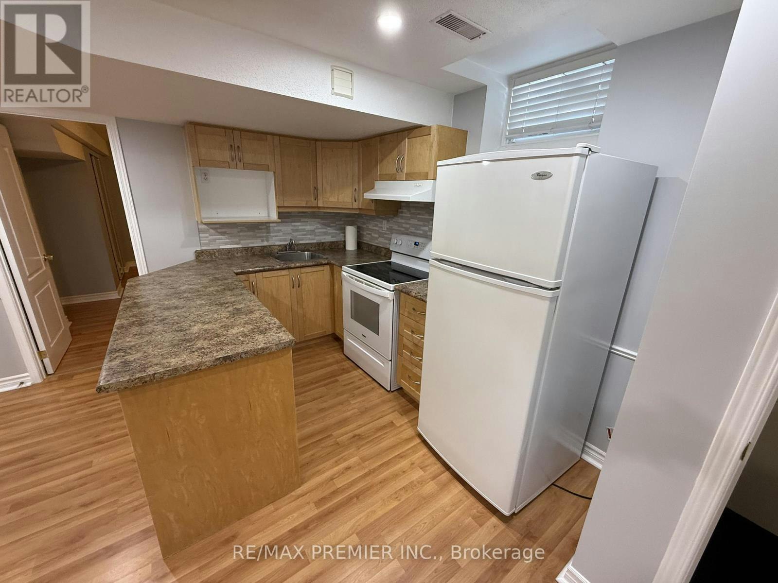 LOWER-54 Castlepoint Drive, Vaughan, ON, L4H 1B8 - 14