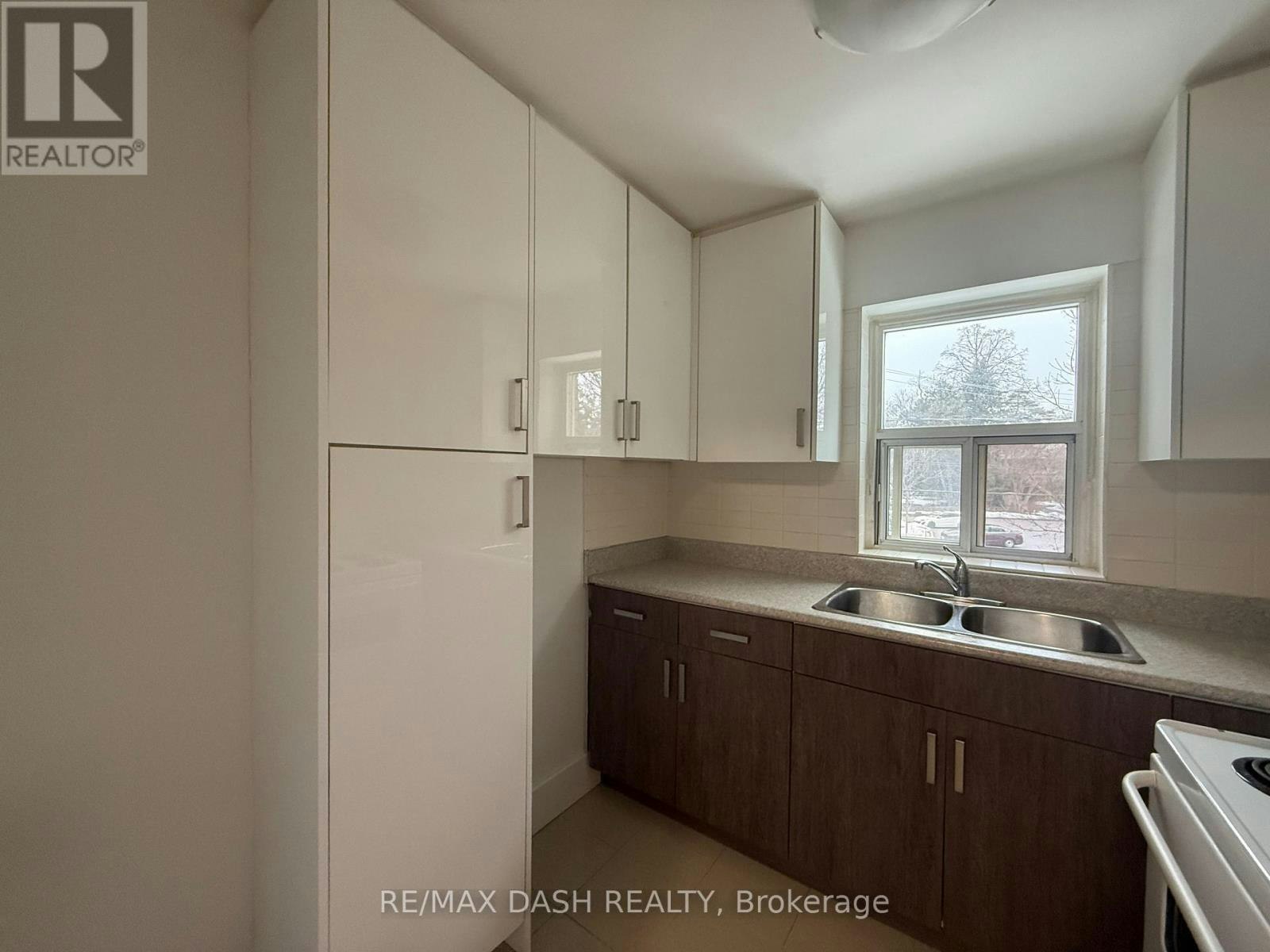 10-69 Old Mill Terrace, Toronto, ON, M8X 1A1 - 10