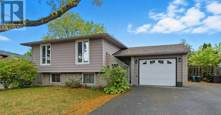 BSMT-111 Britten Close, Hamilton, ON, L9C 4K1