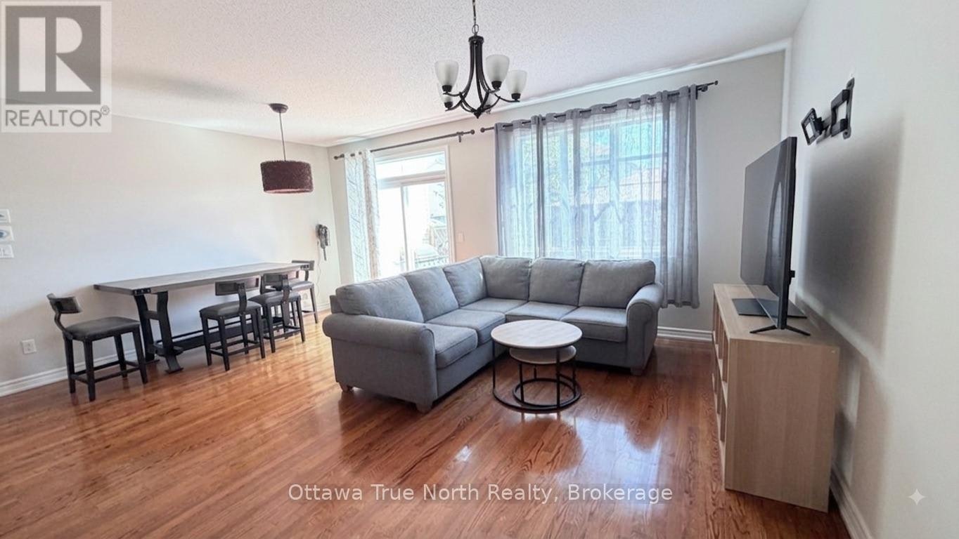 308 Glenbrae Avenue S, Ottawa, ON, K2W 0B9 - 5