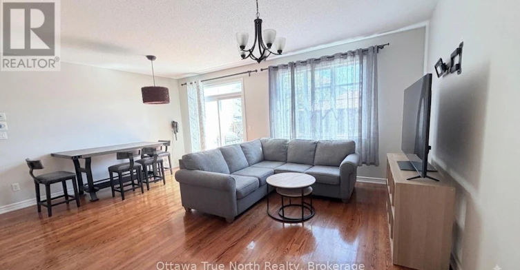 308 Glenbrae Avenue S, Ottawa, ON, K2W 0B9 - 5