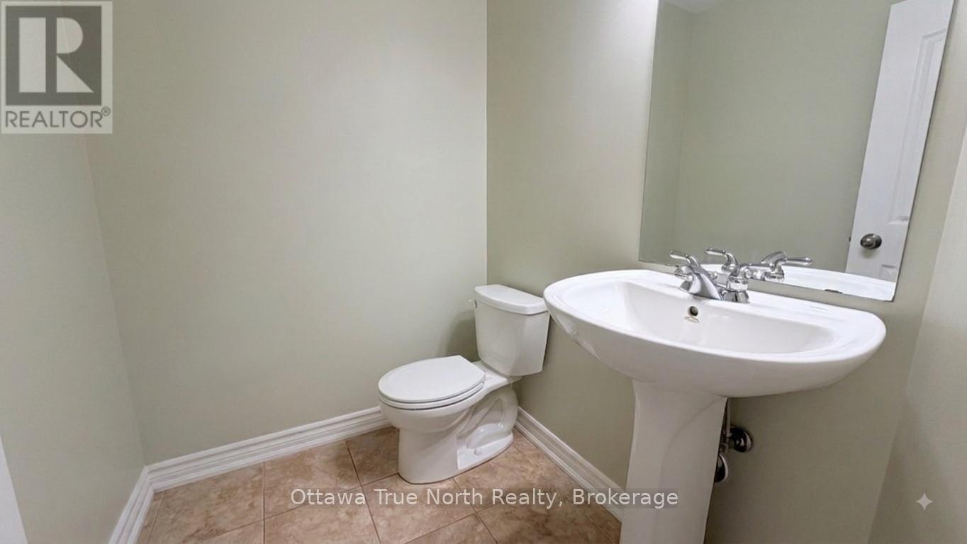 308 Glenbrae Avenue S, Ottawa, ON, K2W 0B9 - 8