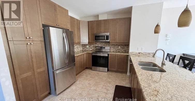308 Glenbrae Avenue S, Ottawa, ON, K2W 0B9 - 3