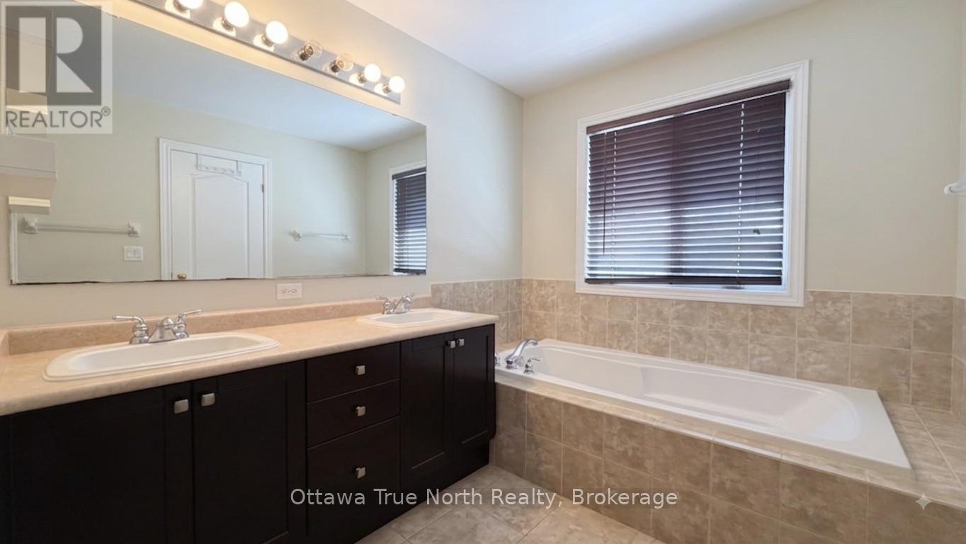 308 Glenbrae Avenue S, Ottawa, ON, K2W 0B9 - 12