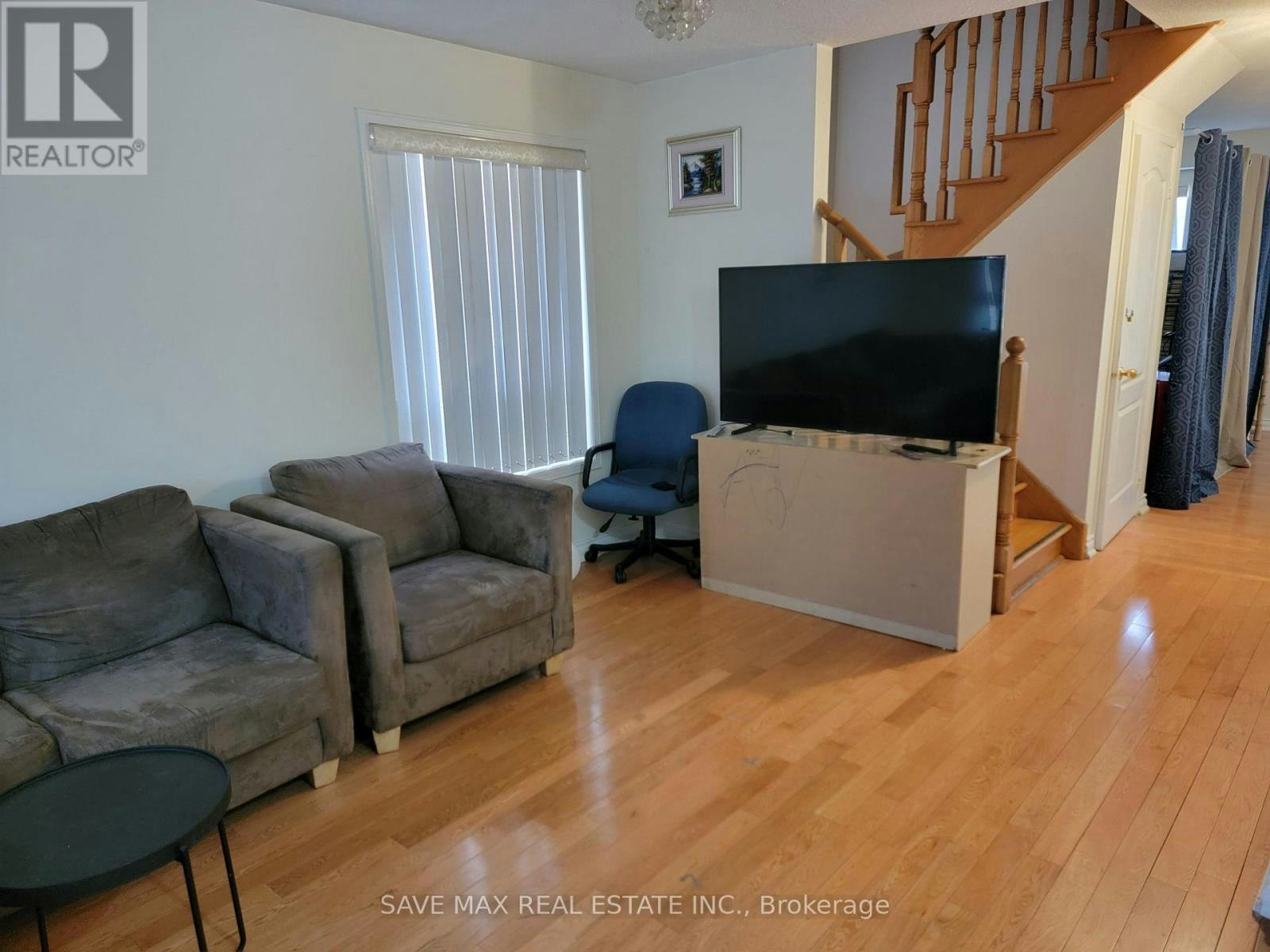 7 Junction Crescent, Brampton, ON, L7A 2G6 - 3