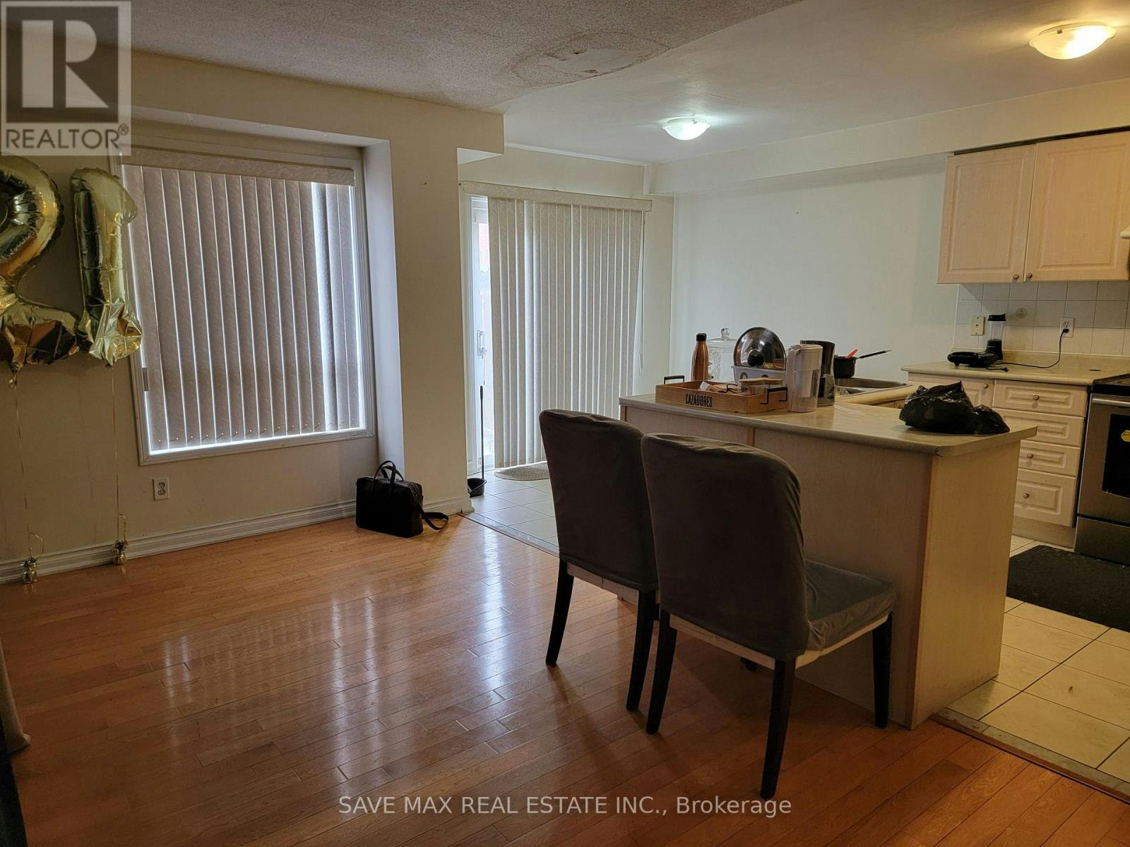 7 Junction Crescent, Brampton, ON, L7A 2G6 - 7
